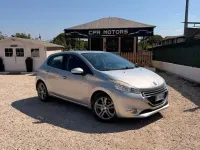 Usata Peugeot 208 Active 82 CV (60 kW) 2015 Argento Utilitaria