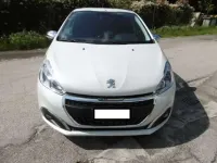 Usata Peugeot 208 Allure 83 CV (61 kW) 2019 Bianco Utilitaria
