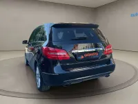 Usata Mercedes B180 122 CV (89 kW) 2012 Nero Utilitaria