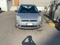Usata Ford Fiesta 2004 Grigio Utilitaria