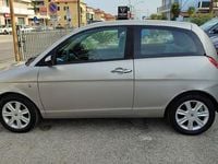 Usata Lancia Ypsilon 80 CV (58 kW) 2006 Argento pastello Utilitaria