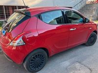 Usata Lancia Ypsilon Silver 69 CV (50 kW) 2023 Rosso Utilitaria