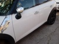 Usata Mini Cooper D 111 CV (81 kW) 2012 Bianco Utilitaria