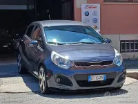 Usata Kia Rio 90 CV (66 kW) 2013 Grigio Berlina