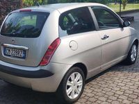 Usata Lancia Ypsilon 60 CV (44 kW) 2004 Argento Utilitaria