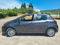 Usata Toyota Yaris Lounge 69 CV (50 kW) 2015 Grigio Utilitaria