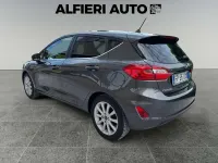 Usado Ford Fiesta Titanium 86 CV (63 kW) 2018 Gris Utilitario