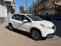 Usata Peugeot 2008 Allure 82 CV (60 kW) 2015 Bianco SUV