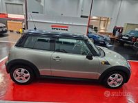 Usata Mini Cooper D 108 CV (79 kW) 2007 Marrone Utilitaria