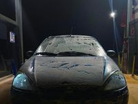 Usata Ford Focus 115 CV (84 kW) 2003 Blu Berlina