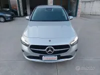 Usata Mercedes B180 AMG Line Premium 116 CV (85 kW) 2023 Grigio Utilitaria