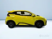 Nuova BYD Dolphin Surf Active 63 kW (87 CV) 2026 Giallo Utilitaria