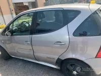 Usata Mercedes A160 102 CV (75 kW) 1998 Grigio Utilitaria