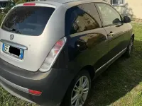 Usata Lancia Ypsilon 69 CV (50 kW) 2012 Nero Utilitaria