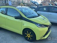 Usata Toyota Aygo X-play 69 CV (50 kW) 2016 Giallo Utilitaria