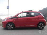 Usata Toyota Aygo 70 CV (51 kW) 2017 Rosso Utilitaria
