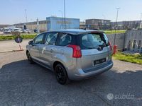 Usata Peugeot 5008 Active 120 CV (88 kW) 2015 Grigio Monovolume