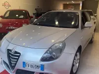 Usata Alfa Romeo Giulietta Exclusive 105 CV (77 kW) 2013 Grigio Utilitaria
