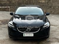 Usata Volvo V40 119 CV (87 kW) 2019 Nero Utilitaria