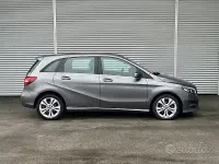 Usata Mercedes B180 Business 109 CV (80 kW) 2018 Grigio Utilitaria