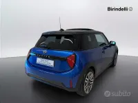 Usata Mini Cooper Classic 156 CV (114 kW) 2024 Bluazzurro Utilitaria