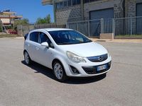 Usado Opel Corsa Edition 95 HP (69 kW) 2013 Branco Citadino