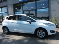 Usata Ford Fiesta Titanium 75 CV (55 kW) 2016 Bianco Utilitaria
