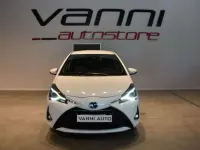 Usata Toyota Yaris Hybrid Active 101 CV (74 kW) 2019 Bianco Berlina