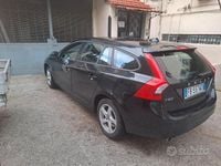 Usata Volvo V60 120 CV (88 kW) 2016 Nero Station wagon