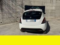 Usata Lancia Ypsilon 69 CV (50 kW) 2019 Bianco Utilitaria