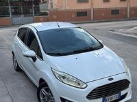 Usata Ford Fiesta 75 CV (55 kW) 2014 Bianco Utilitaria