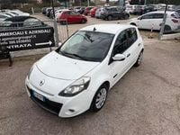 Usata Renault Clio II Dynamique 58 CV (42 kW) 2010 Bianco Berlina