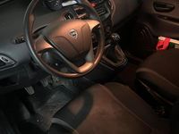 Usata Lancia Ypsilon 60 CV (44 kW) 2016 Bianco Utilitaria