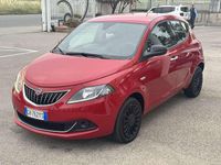 Usata Lancia Ypsilon Silver 69 CV (50 kW) 2022 Rosso Utilitaria