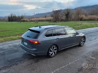 Usata VW Golf VIII 131 CV (96 kW) 2021 Grigio Station wagon