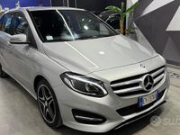 Usata Mercedes B200 Premium 136 CV (100 kW) 2015 Grigio Monovolume