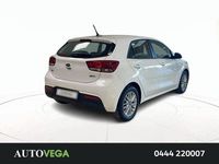 Usata Kia Rio 82 CV (60 kW) 2020 Bianco pastello Berlina