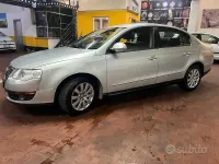 Usata VW Passat Comfortline 140 CV (102 kW) 2005 Grigio Berlina