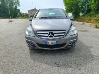 Usata Mercedes B200 Premium 140 CV (102 kW) 2011 Grigio Utilitaria