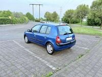Käytetty Renault Clio II Dynamique 58 HP (42 kW) 2006 Sininen Sedan