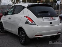 Usata Lancia Ypsilon Gold 69 CV (50 kW) 2023 Bianco pastello Utilitaria
