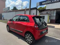 Usata Renault Twingo SE 69 CV (50 kW) 2015 Rosso Utilitaria