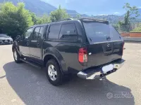 Usata Nissan Navara 174 CV (127 kW) 2005 Grigio Pick-up