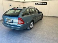 Usata Mercedes C220 Classic 143 CV (105 kW) 2003 Blu Station wagon