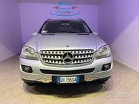 Usata Mercedes ML320 224 CV (164 kW) 2007 Grigio SUV