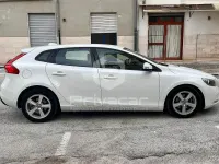 Usata Volvo V40 Business Edition 115 CV (84 kW) 2014 Bianco Utilitaria