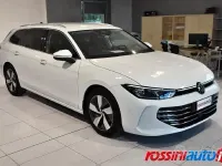 Usata VW Passat Elegance 150 CV (110 kW) 2025 Bianco Station wagon