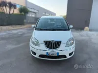 Usata Lancia Musa 77 CV (56 kW) 2011 Bianco Monovolume