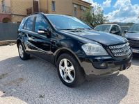 Usata Mercedes ML320 224 CV (164 kW) 2006 Nero SUV