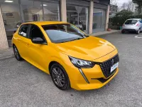 Begagnad Peugeot 208 Allure 75 HK (55 kW) 2022 Gul Halvkombi